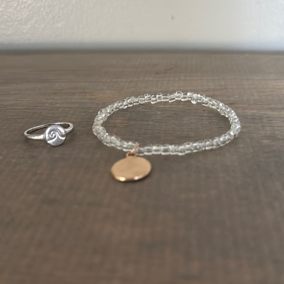 Pure Vida silver wave ring and Gold Dainty stretchy Bracelet - Picture 3 of 3